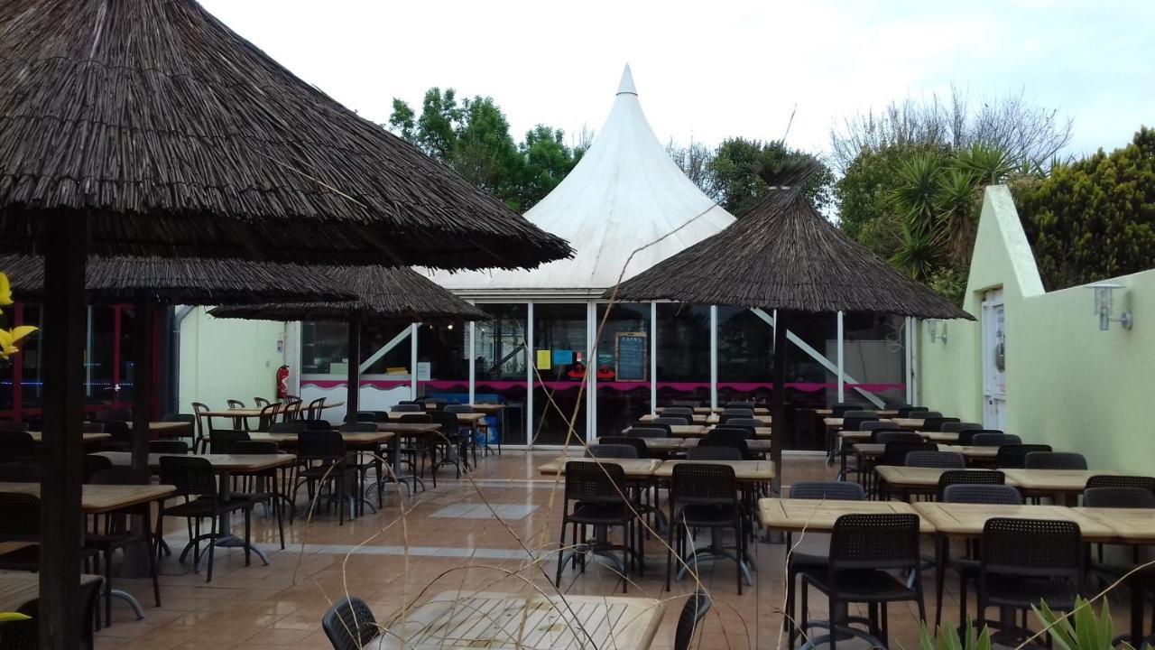 Hotel La Carabasse Vias Zewnętrze zdjęcie