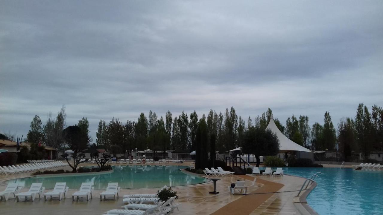 Hotel La Carabasse Vias Zewnętrze zdjęcie