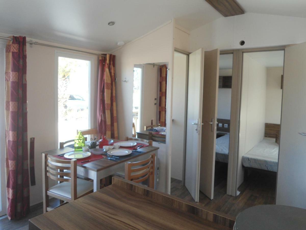 Hotel La Carabasse Vias Zewnętrze zdjęcie