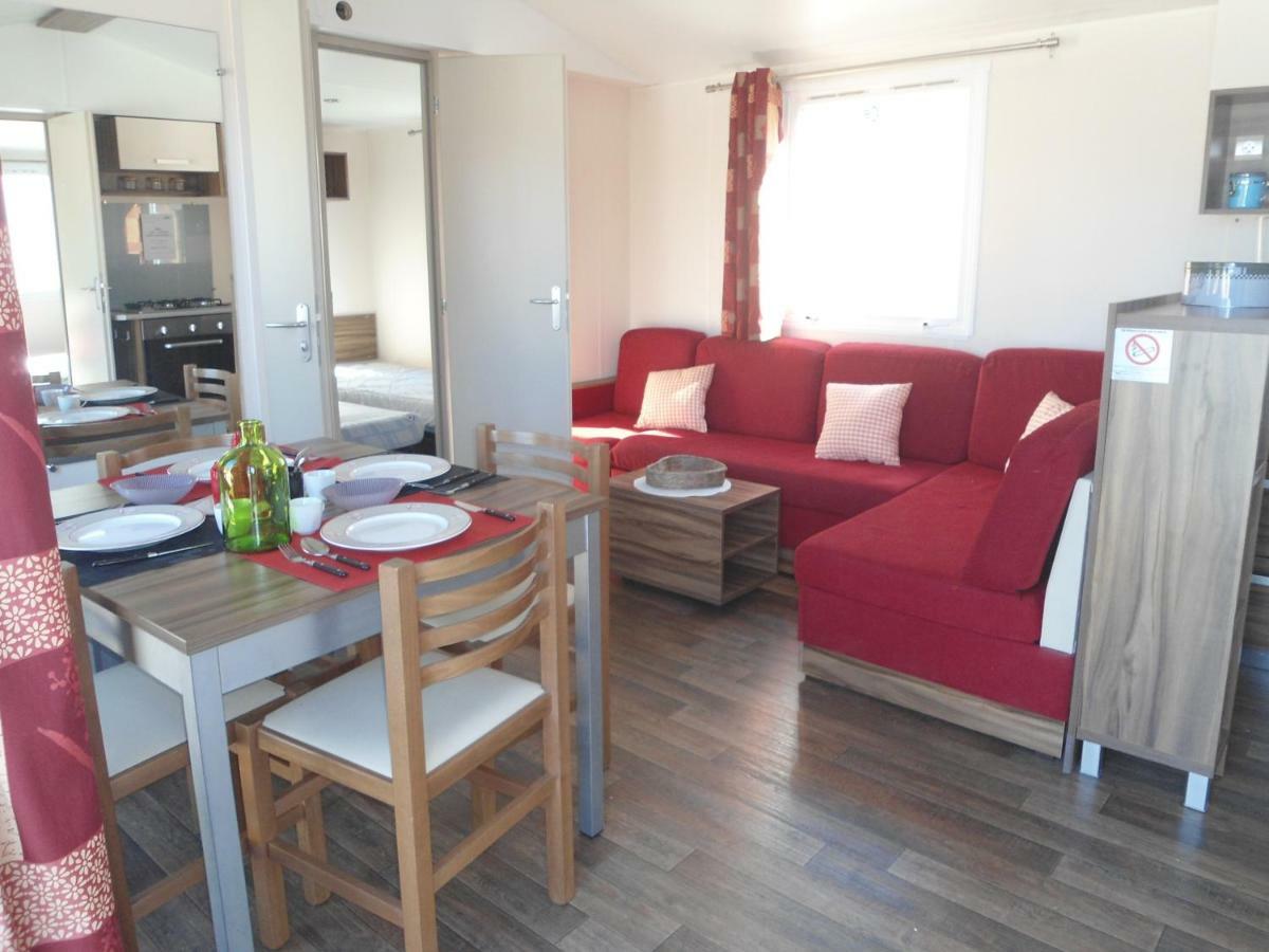 Hotel La Carabasse Vias Zewnętrze zdjęcie